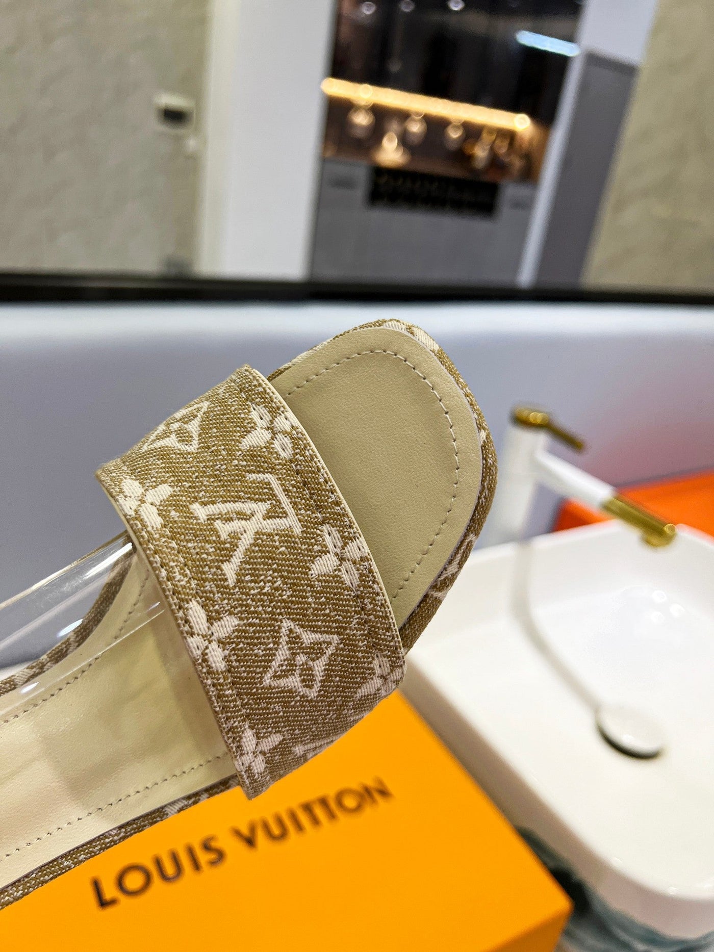 Louis Vuitton  Silhouette  Sandals