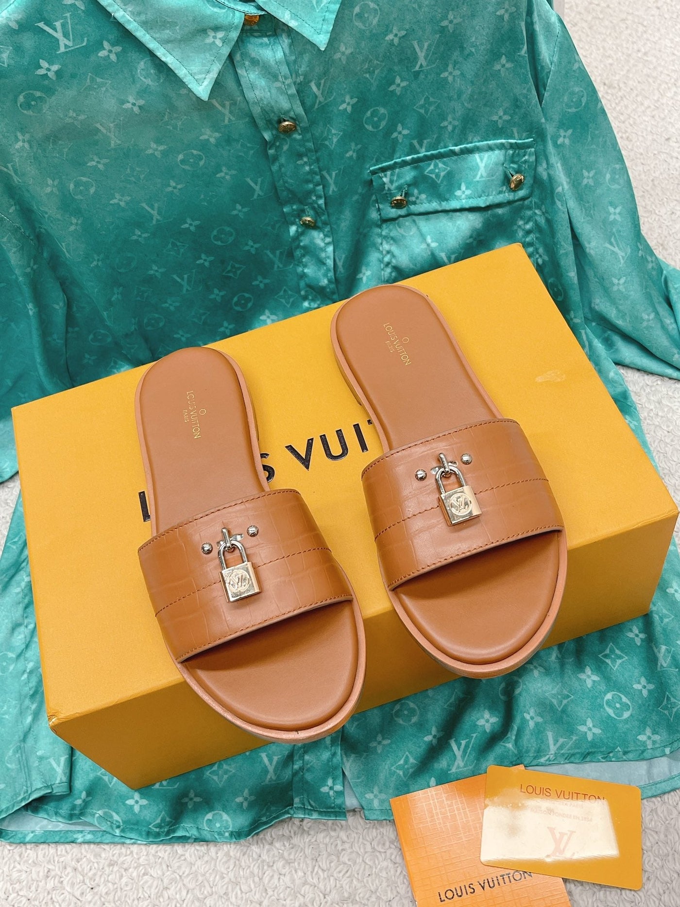 Louis Vuitton Lock It  Flat Mule