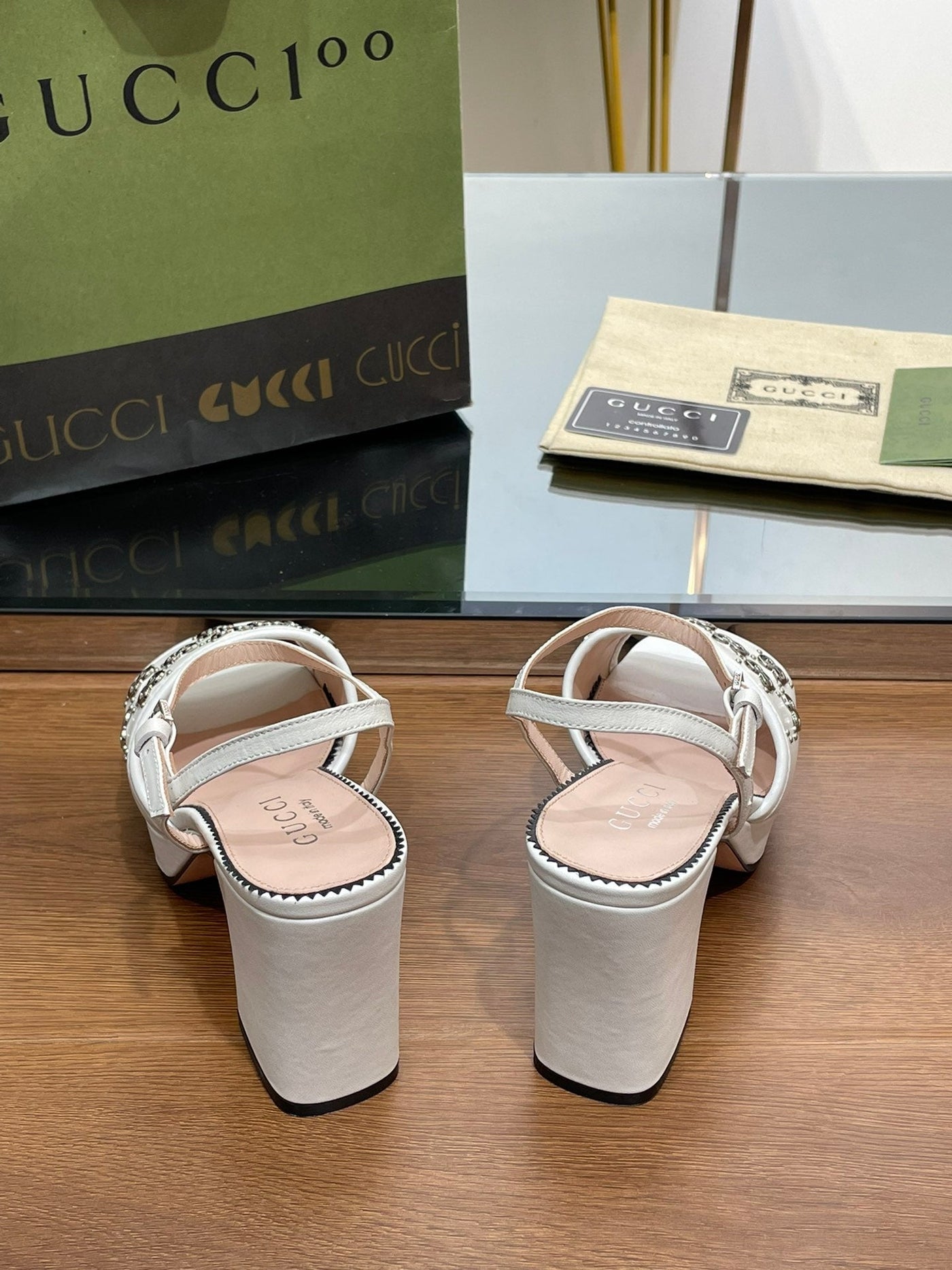 Gucci Interlocking G  Studs Sandal