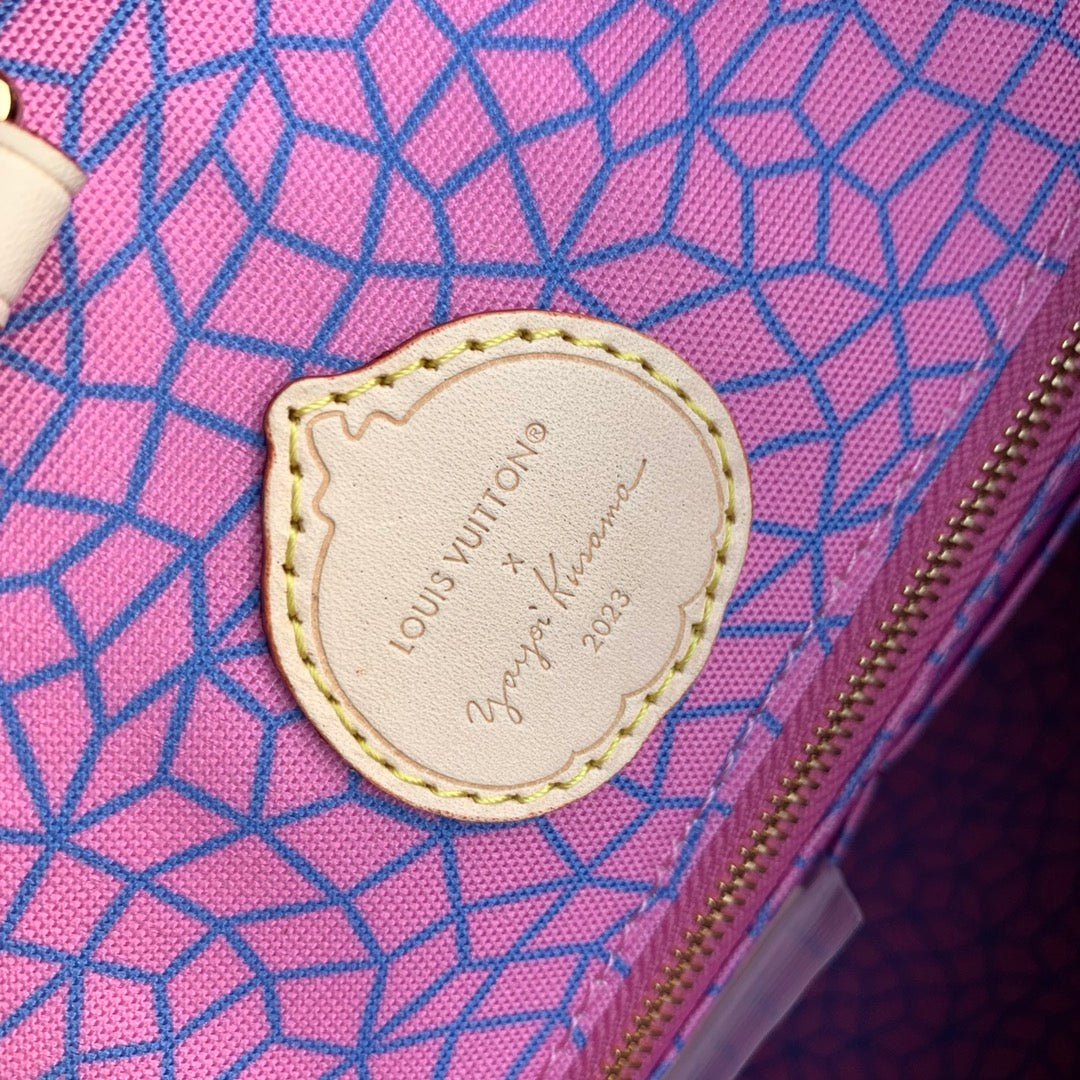 Louis Vuitton MM OnTheGo Bag