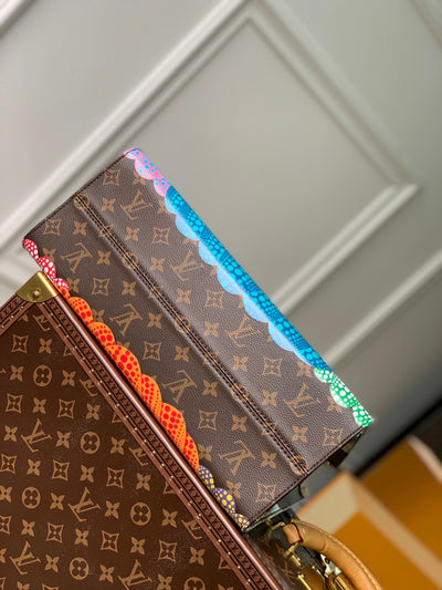 Louis Vuitton MM OnTheGo Bag