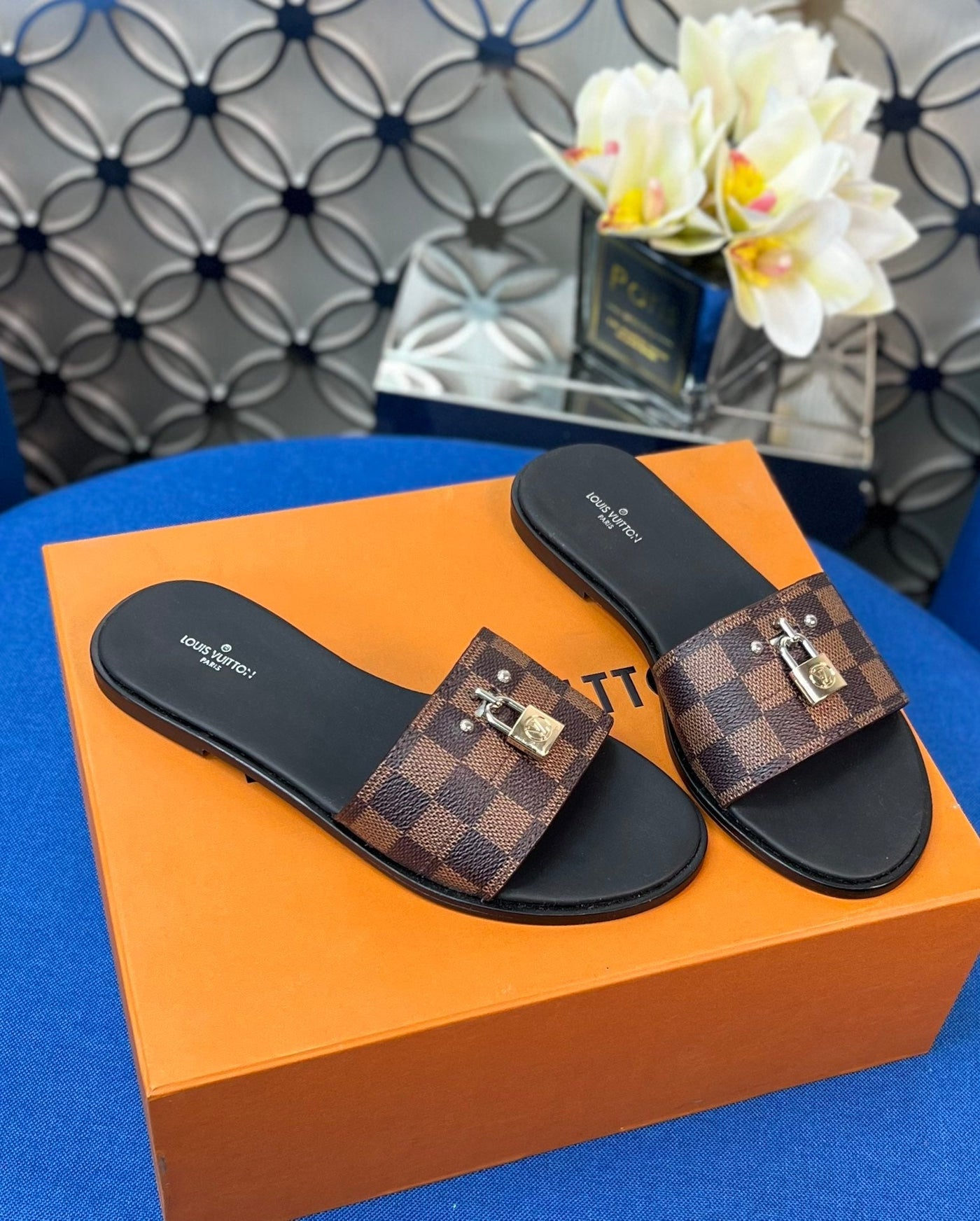 Louis Vuitton Lock It  Flat Mule