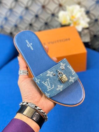 Louis Vuitton Lock It  Flat Mule