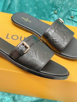 Louis Vuitton Lock It  Flat Mule
