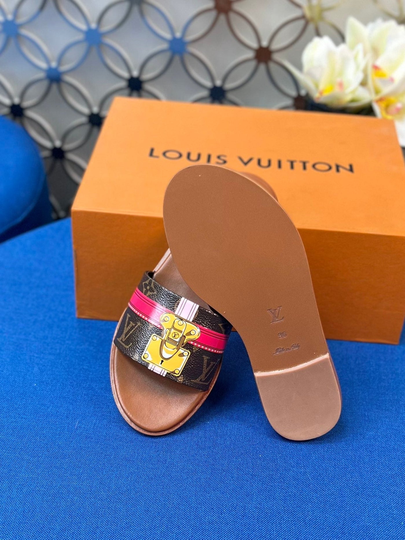 Louis Vuitton Lock It  Flat Mule