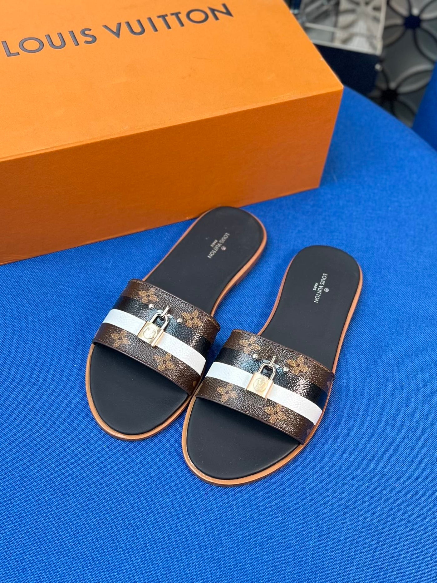 Louis Vuitton Lock It  Flat Mule